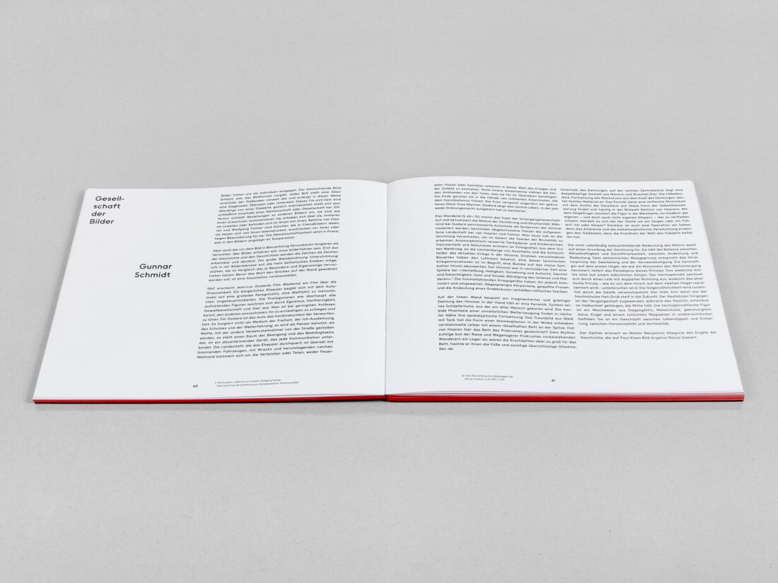 Aufgeschlagene Textdoppelseite des Buches »Unterströmung« mit einem gesetzten Beitrag von Gunnar Schmidt