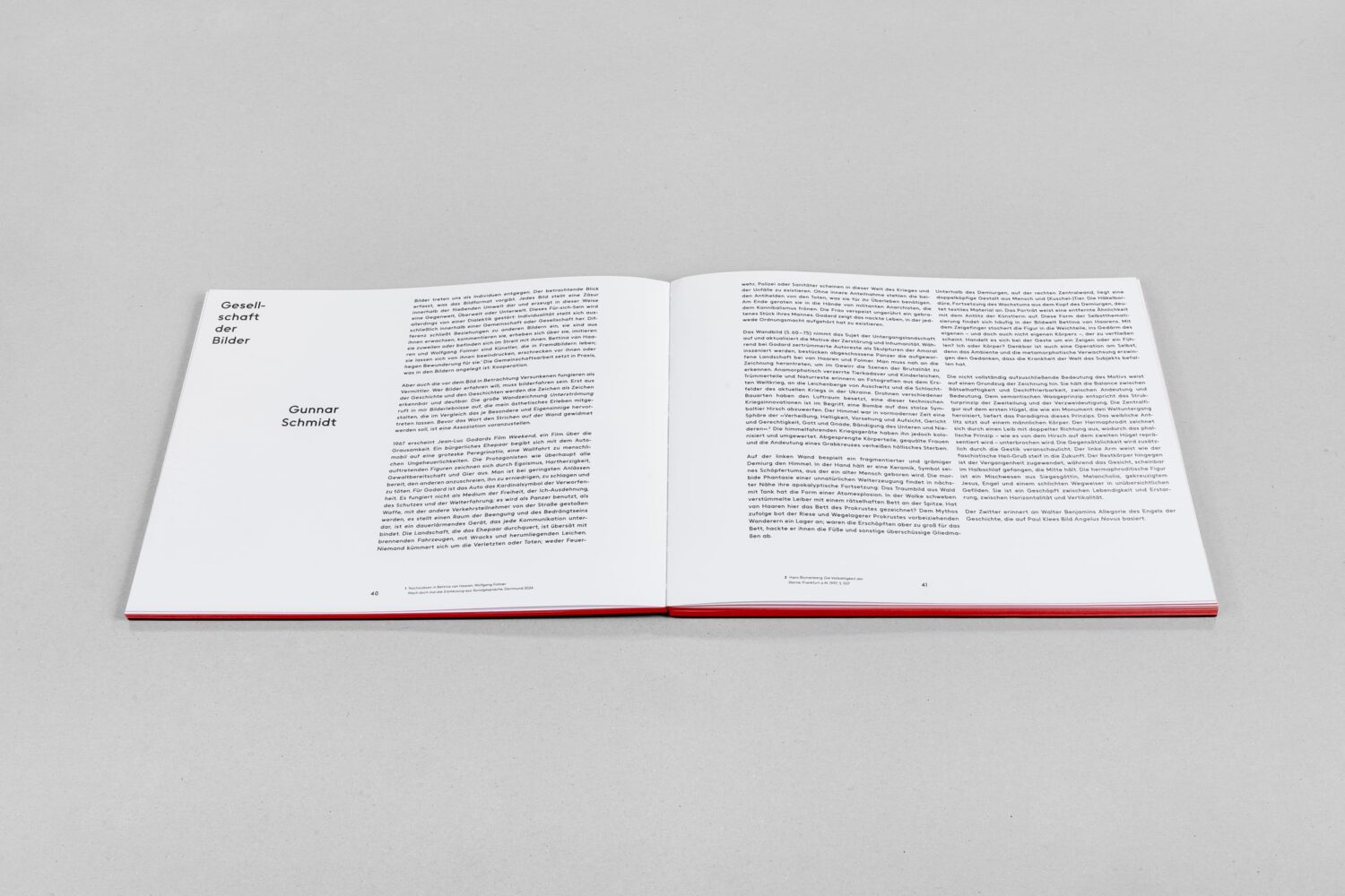 Aufgeschlagene Textdoppelseite des Buches »Unterströmung« mit einem gesetzten Beitrag von Gunnar Schmidt
