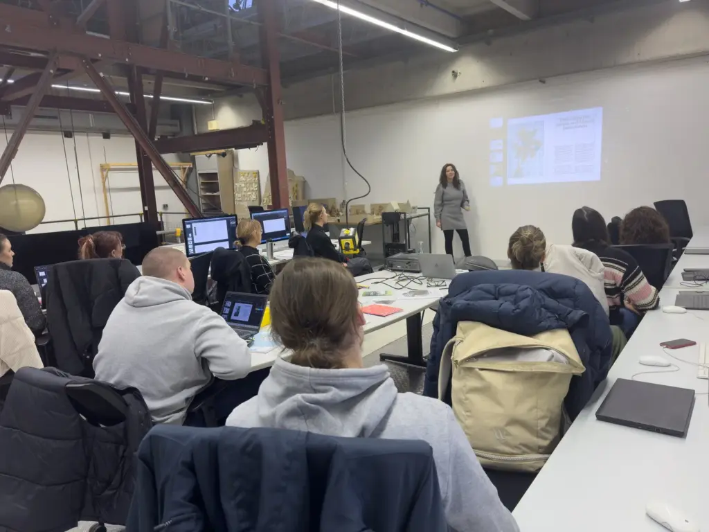 Buchgestaltung live: Yvonne Adams an der TU Dortmund